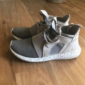 Adidas Tubular shoes
